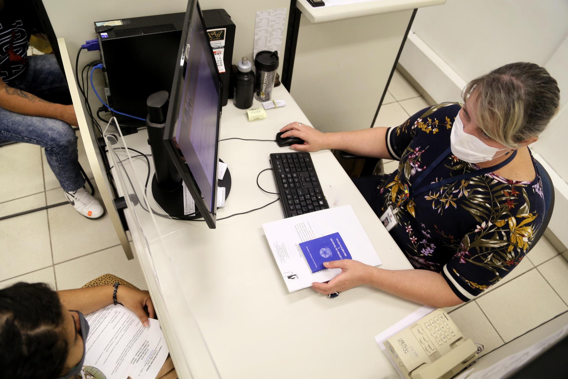 Agências Do Trabalhador Do Paraná Oferecem Mais De 13 Mil Vagas 9896